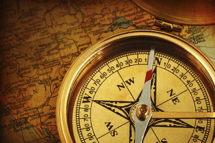 16 Arah Mata Angin, Nama-nama dan Cara menggunakan Kompas
